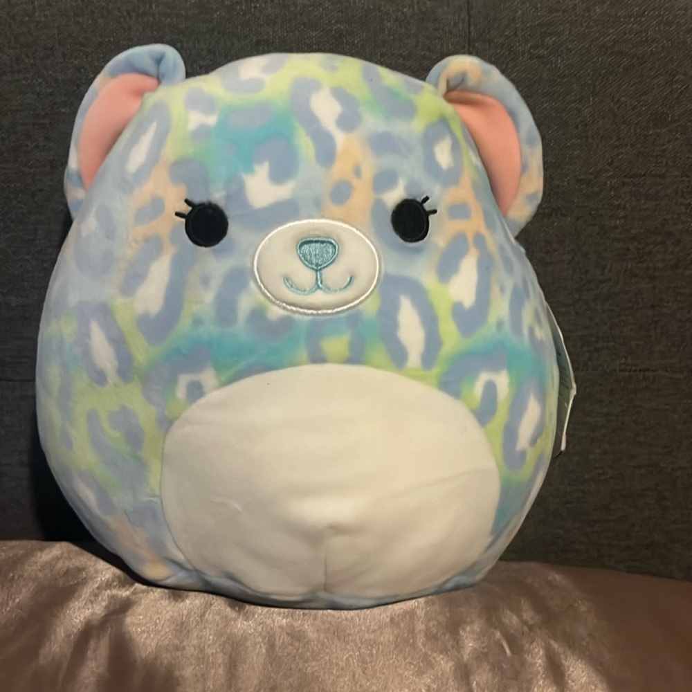 8” cheetah squish mellow